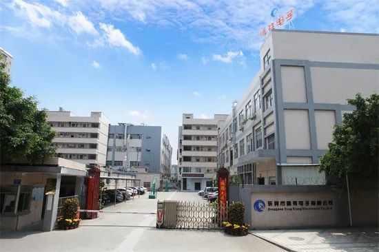 700-2700MHz 3.5dBi-4dBi 4G LTE ओमनी एंटीना, माइक्रोवेव संचार के लिए N पुरुष कनेक्टर के साथ